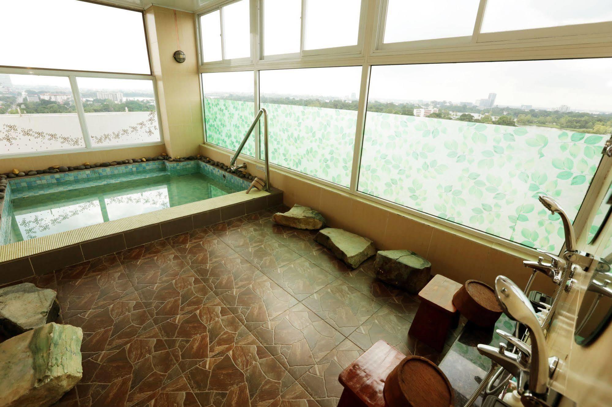 Super Hotel Yangon Exteriör bild