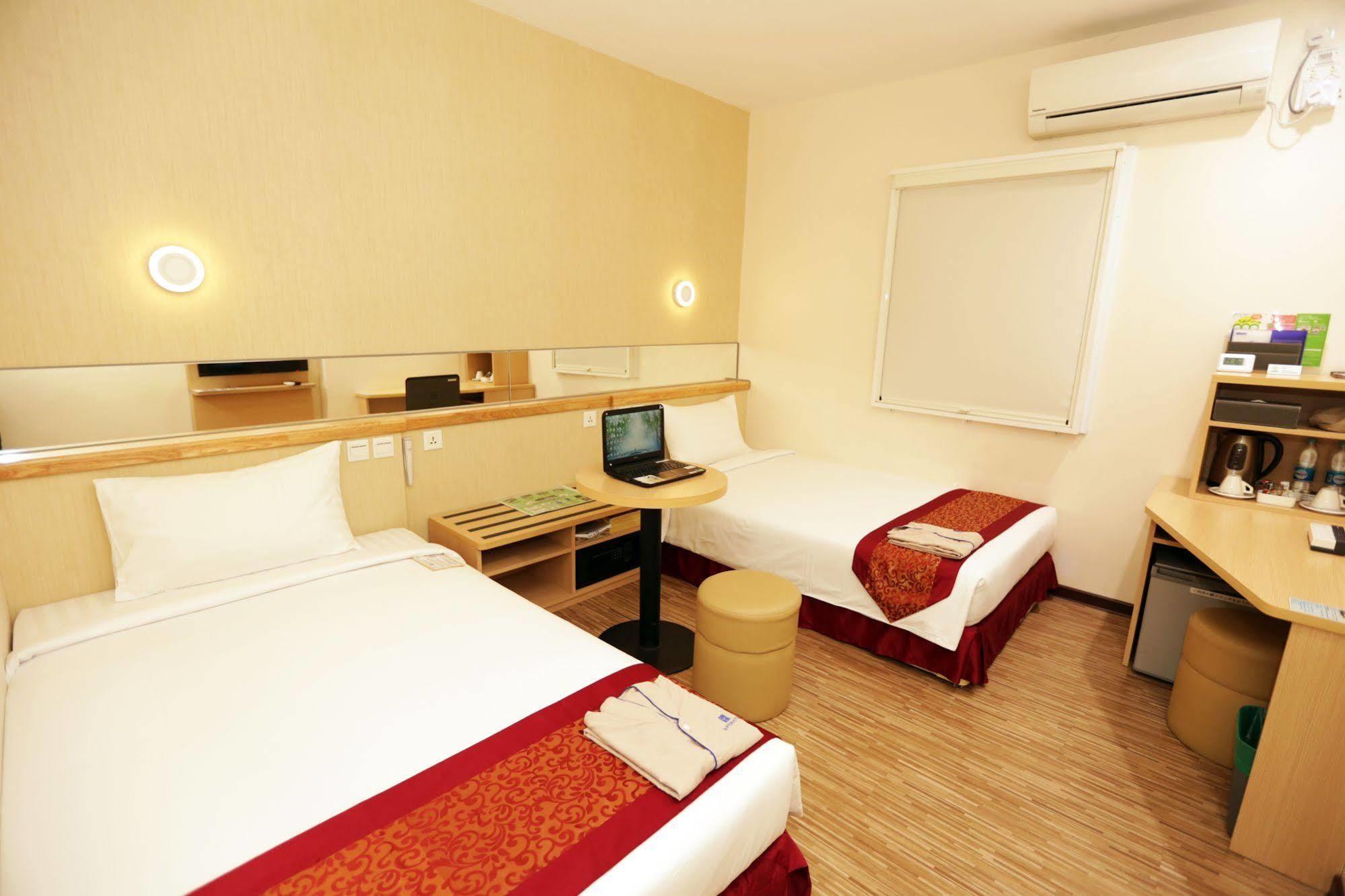 Super Hotel Yangon Exteriör bild